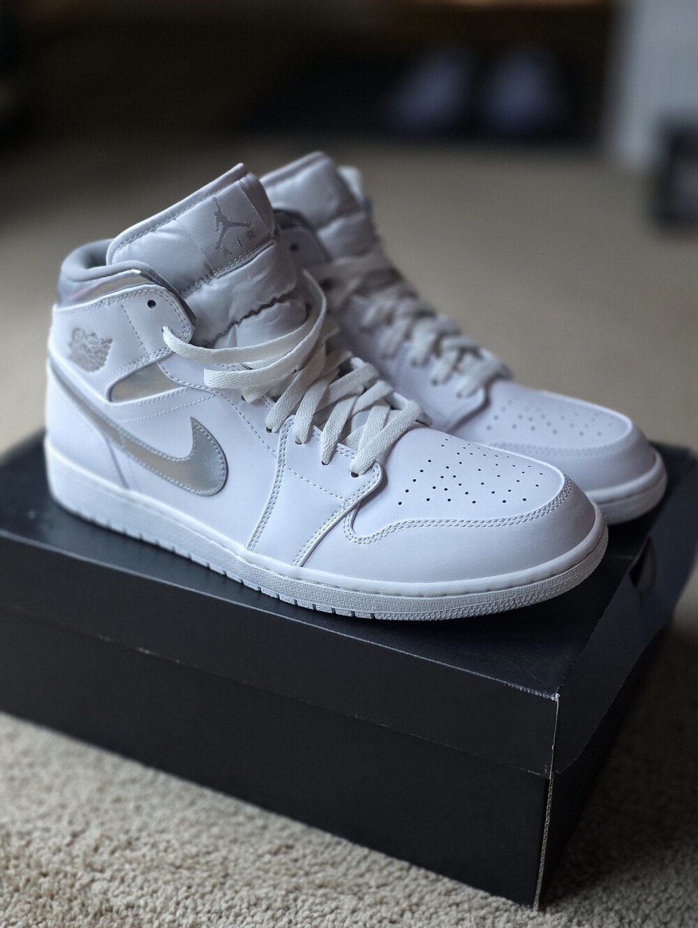 Air Jordan 1 Mid "Metallic Silver" / "Pure Money"